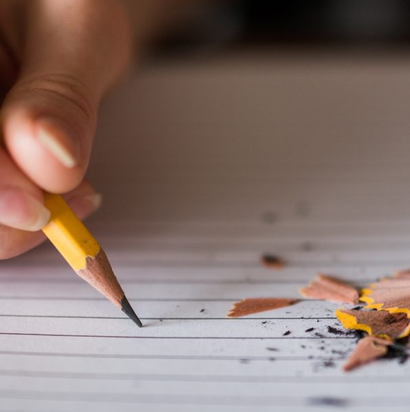 Handschriftliche Notizen auf einem Block